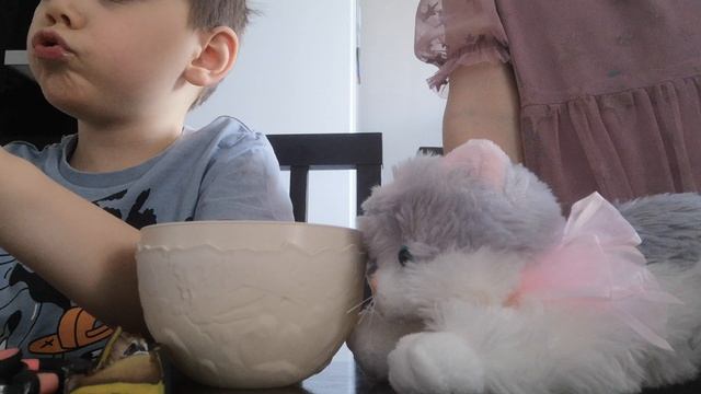 Распаковка яйца