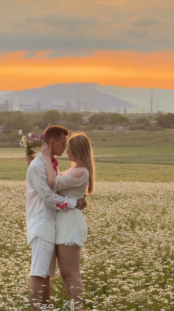 🌸 Любовь - это так прекрасно 🌸
#ромашковоеполе #fup #shorts #закат #любовь❤