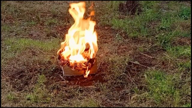 Горит фабрика мебели из картона