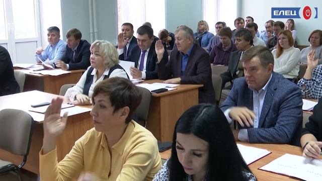 В новом составе: депутаты горсовета седьмого созыва собрались на  первую сессию
