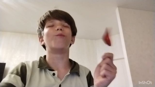 Пов я в детстве ем арбузные леденец