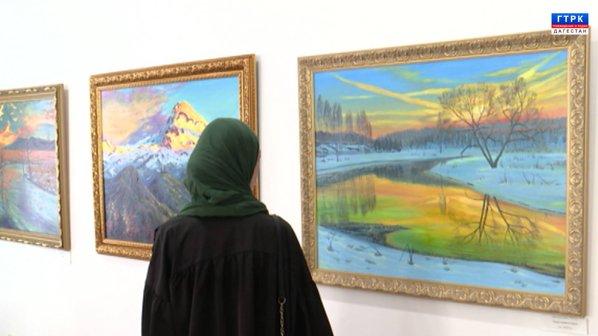 В Махачкале, в рамках обменной выставки между регионами, проходит выставка "Краски Ингушетии"