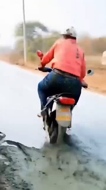 Бесстрашный 👍😀
