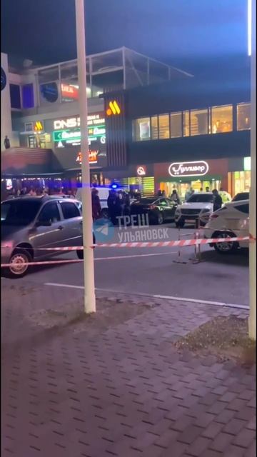 😱 Кадры заварушки супергероев в гулике у ЦУМа. 😱 Регенерация не помогла, пришлось вызывать скорую