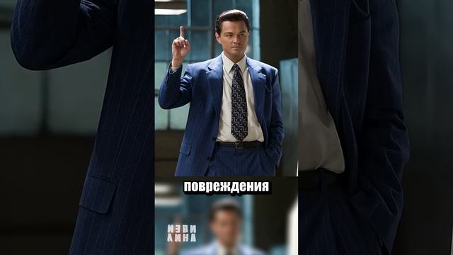 мужчина сашол сума за своей машины