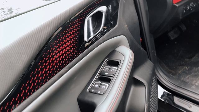 JETOUR X50 LUXURY ЧЁРНЫЙ НА ЧЁРНОМ САЛОНЕ