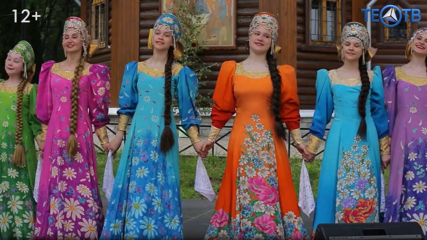 «Троицкие гуляния»: городской праздник у стен нового храма в ЮАО