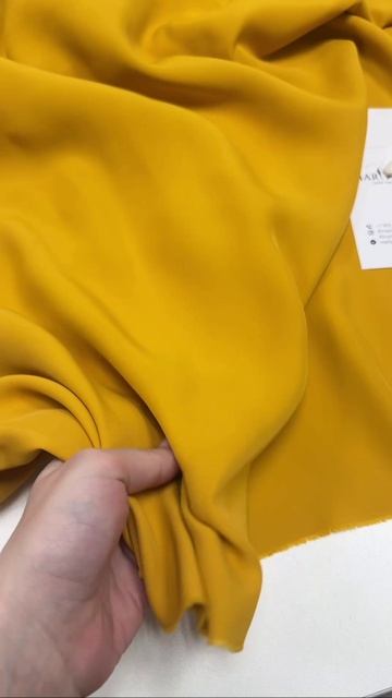 Бархатистая вискоза Giambattista Valli. Цвет куркума