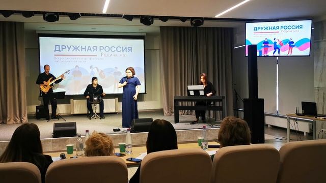 Макарова Анастасия.
Муз. и сл. Сергея Трофимова «Родина».