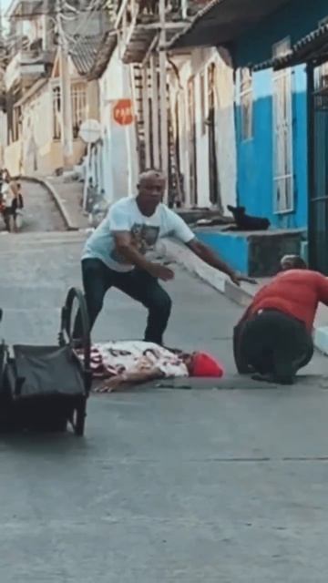 Вот что означает оказаться в затруднительном положении 🤪😀😃😄😅