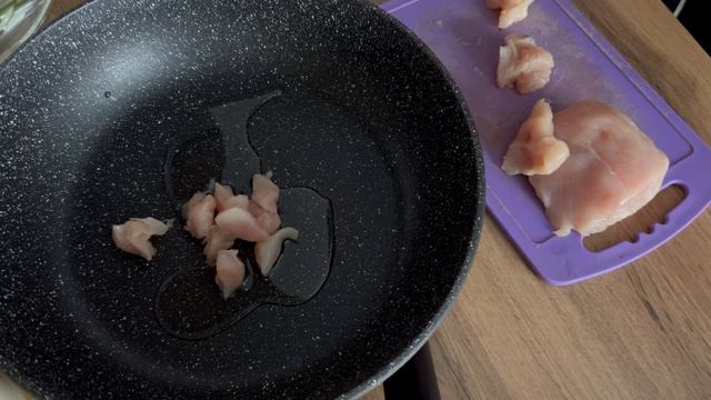 My hobbies. Готовим гуляш из курицы, часть 1.