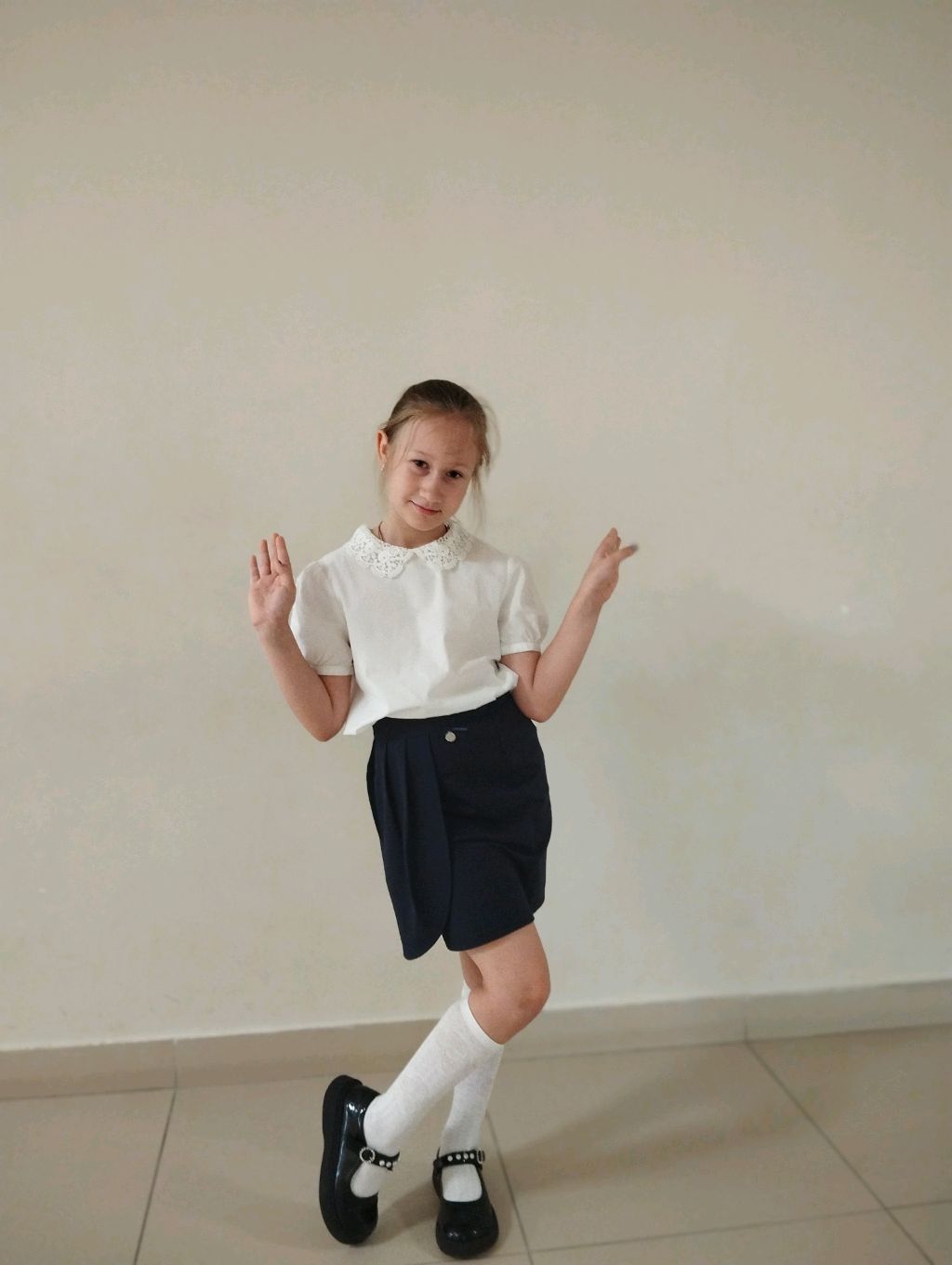 модель