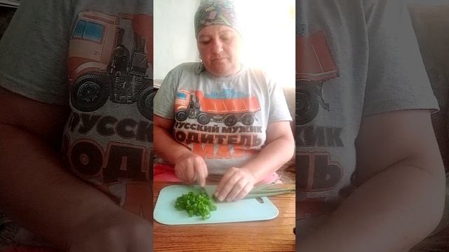 быстро сделала салат из огурцов