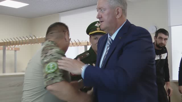 Район җитәкчелеге хәрбиләр белән очрашты