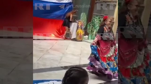 В Неаполе около 200 соотечественников отметили праздник с русскими угощениями !!!