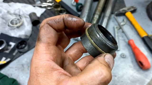 Сборка вилки ЯВА 360 Сальники