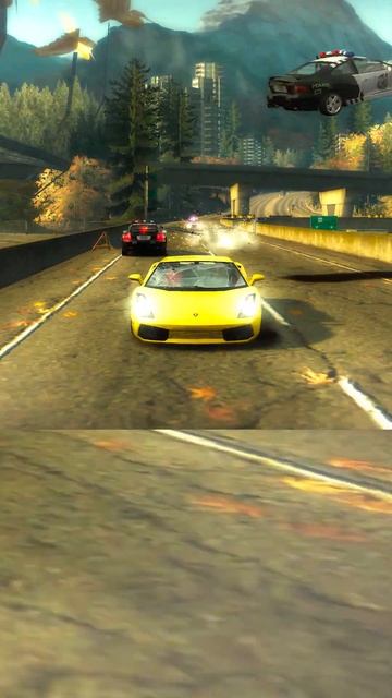Проезд под грузовиком! Driving under a truck! Gallardo! NFSMW 2005! #nfsmostwanted #nfsmw #shorts