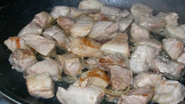 Картофель со свининой в мультиварке