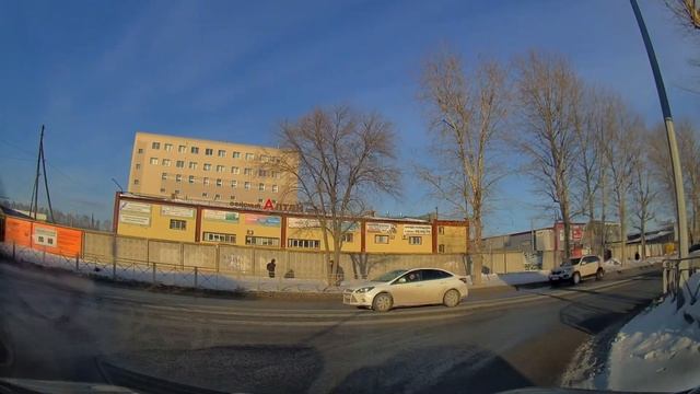 Trip On The Tyumen City Streets/Движение на автомобиле по Тюмени чер