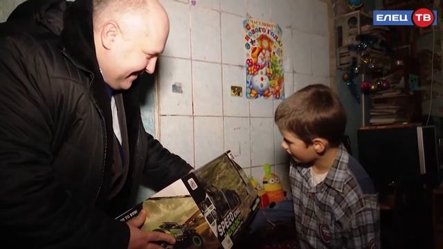 Время чудес: глава города Евгений Боровских исполнил мечты маленьких ельчан