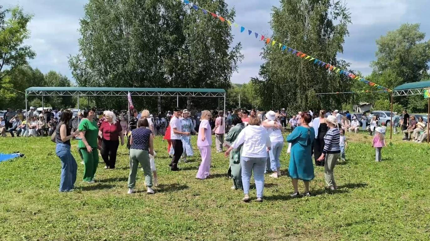 В селе Верхний Налим отметили национальный праздник Сабантуй