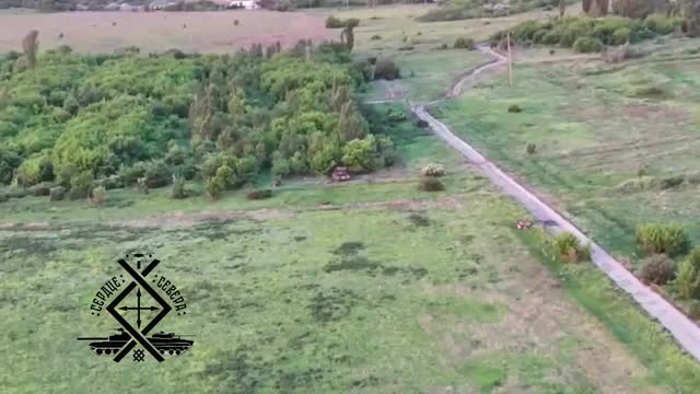 Уничтожение ранее затрофеенного у ВС РФ танка Т-72Б3 ВСУ ударами оптоволоконных FPV-дронов восточ...