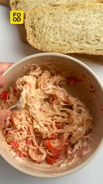 Горячие бутерброды с крабовыми палочками
#рецепт #питание #бутерброд
