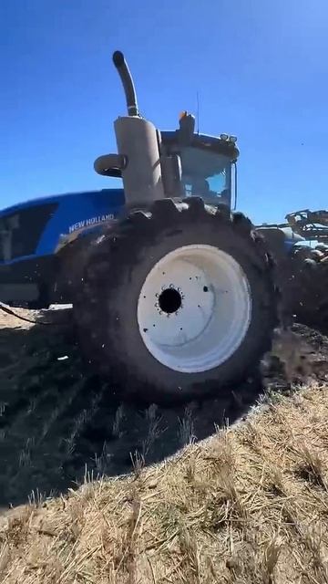 12-колёсный трактор New Holland