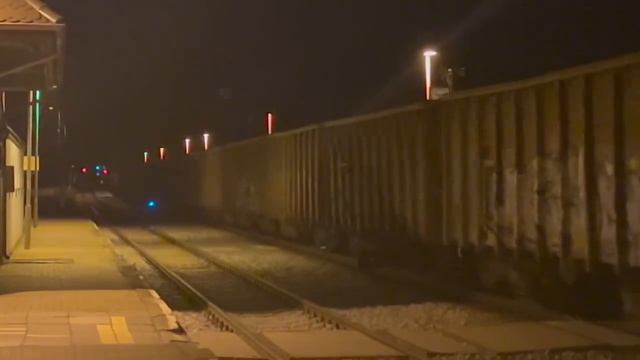 Электровоз 207E-008 с M62M и ТЭМ2У перегоняемыми в составе поезда
