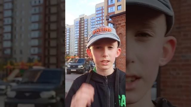 Кто сильнее раскрутит карусель