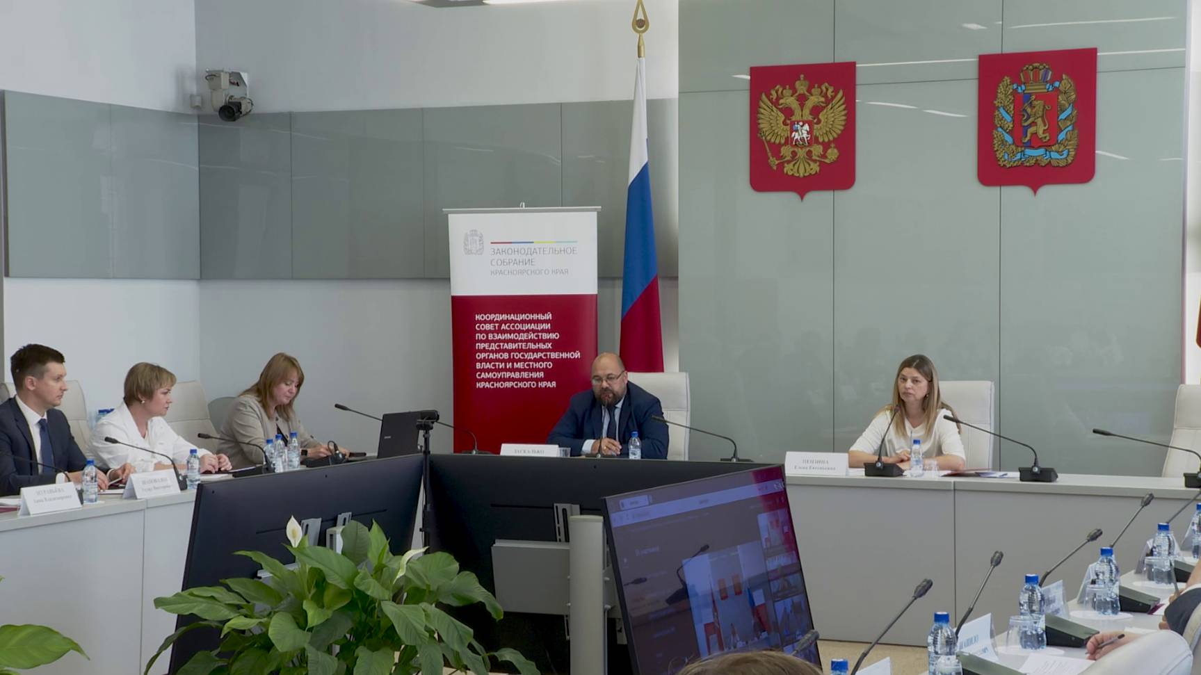 КРАЕВЫЕ ДЕПУТАТЫ ПРЕДЛАГАЮТ РАЗРАБОТАТЬ ПОДПРОГРАММУ РЕМОНТА МУНИЦИПАЛЬНОГО ЖИЛЬЯ