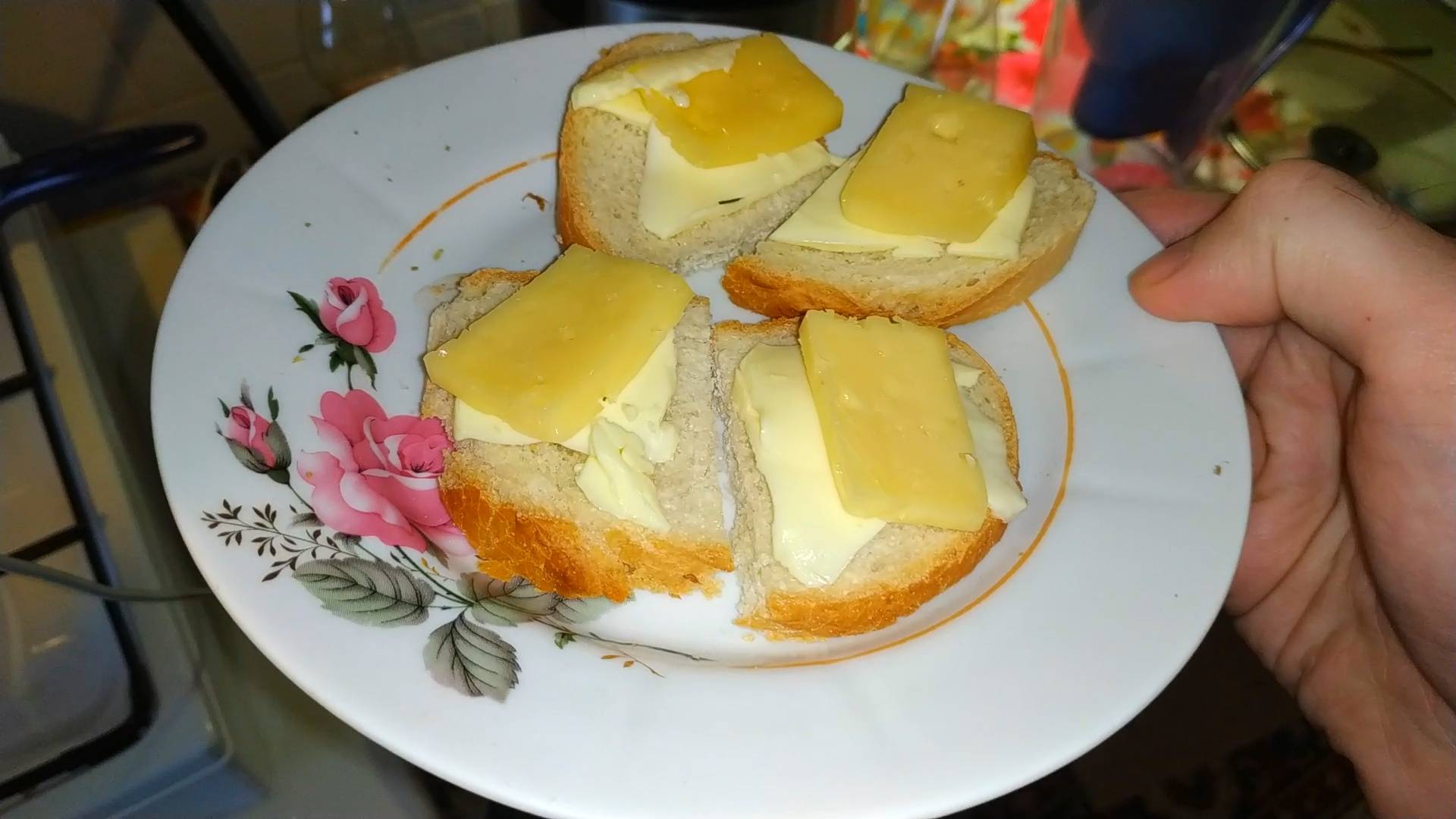 Как приготовить - вкусный и хрустящий бутерброд с плавленным сыром