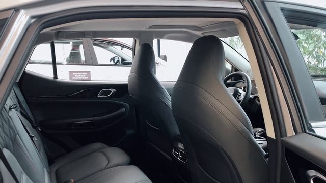 JETOUR X50 LUXURY СВЕТЛО-СЕРЫ НА ЧЁРНОМ САЛОНЕ