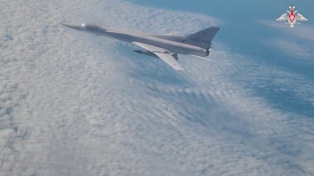 Дальние бомбардировщики Ту-22м3 выполнили плановый полет над нейтральными водами Балтийского моря