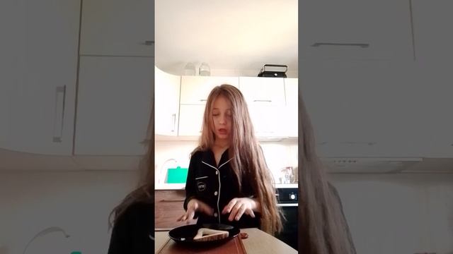 готовим яйцо в хлебе за 5 минут