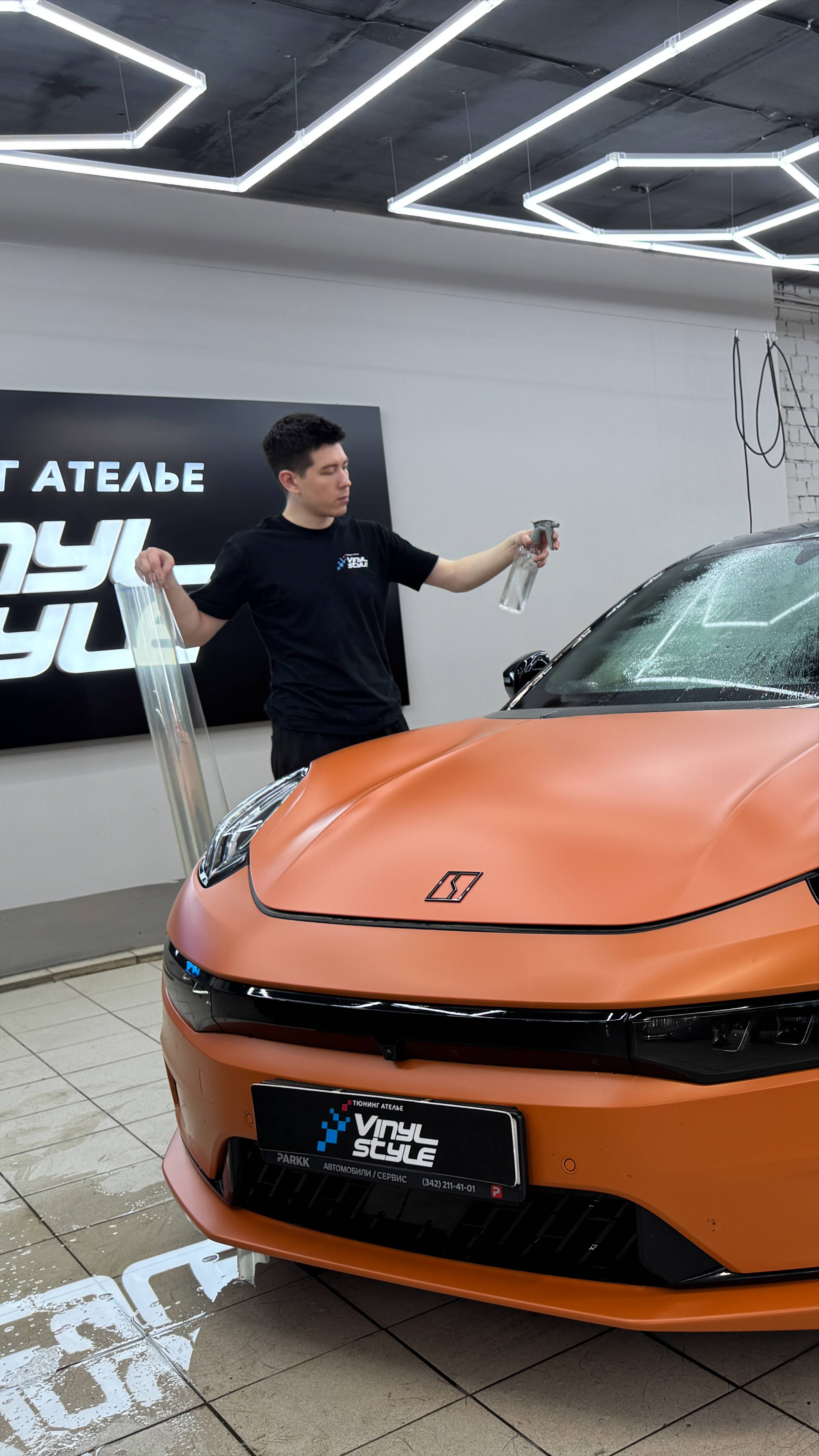 Бронирование лобового стекла автомобиля Zeekr 001
