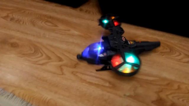 Дети любят эти игрушки трансформеры. Игрушки для детей и игрушечные машинки.
