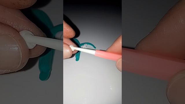 Ландыш из воздушного пластилина.