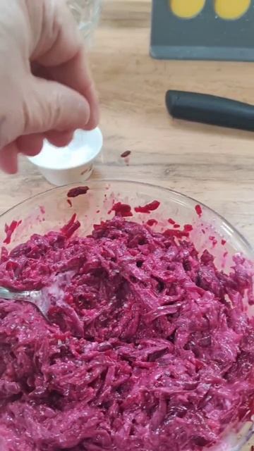 свёкла с грецкими орехами и чесноком от Черепа