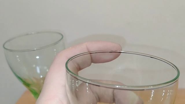 два зелёненьких фужера