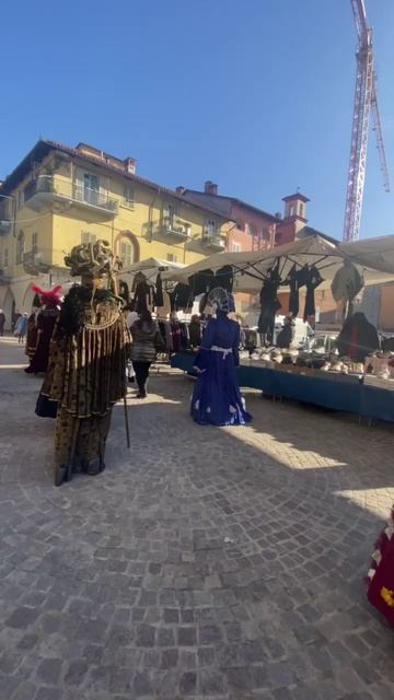 Карманьола. Однажды на рынке встретишь