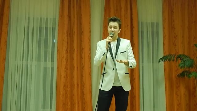 Фестиваль "Новые лица - прежние идеалы". "Севастопольский вальс" Исполняет Ловягин Михаил