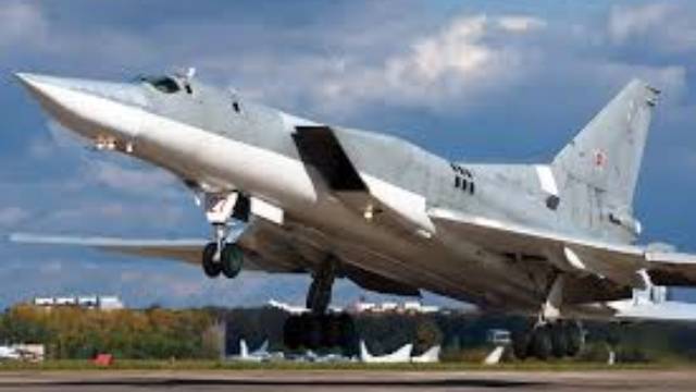 Ту-22М3 ВКС России совершили четырехчасовой полет над Балтикой