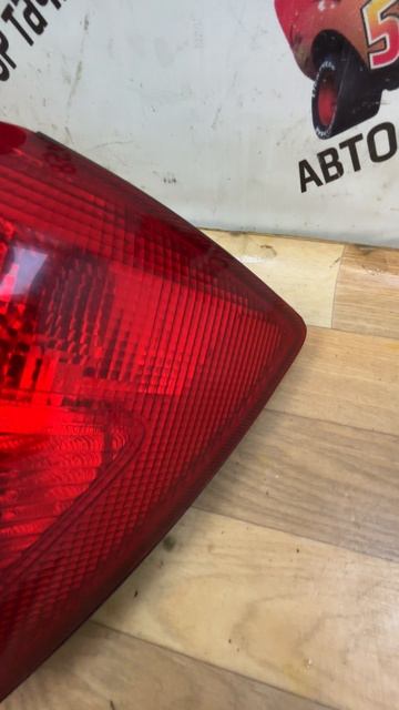 J915 Задний правый фонарь