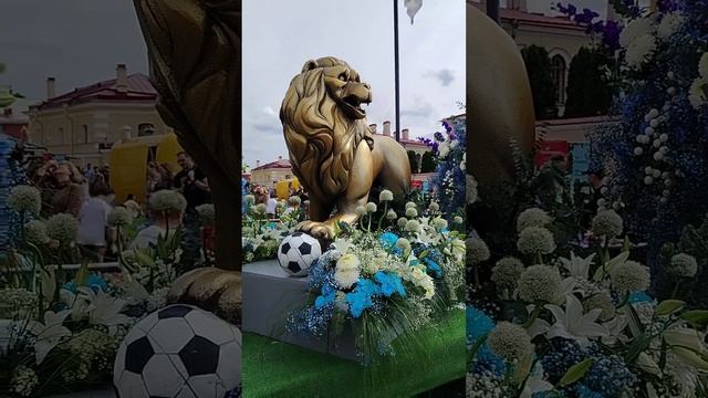 Где посмотреть Фестиваль цветов в Петербурге?