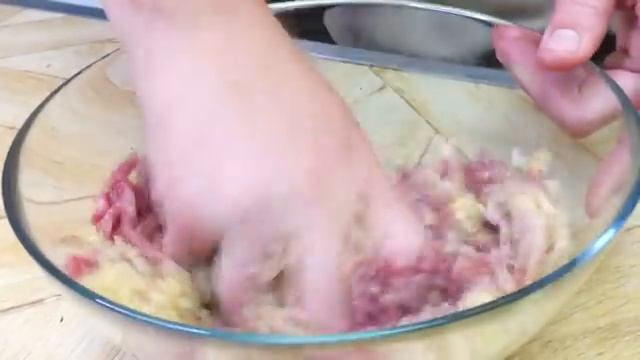 Отличный рецепт в сезон кабачков, кабачки в духовке  с фаршем, сыром и помидорами.