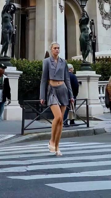 4mW7KTvw-TE - Beautiful Street Fashion Outfits Style - Trending Look #shorts