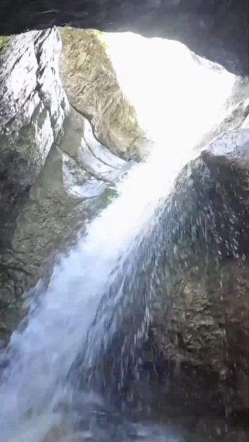 Абалдеть как красиво! Водопад в России! #shibargan #водопадкольцо #кудапоехатьвотпуск