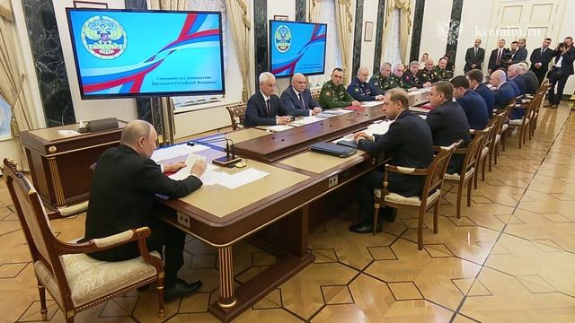 Россия создает войска беспилотных систем как отдельный род войск.   Президент провел совещание п...