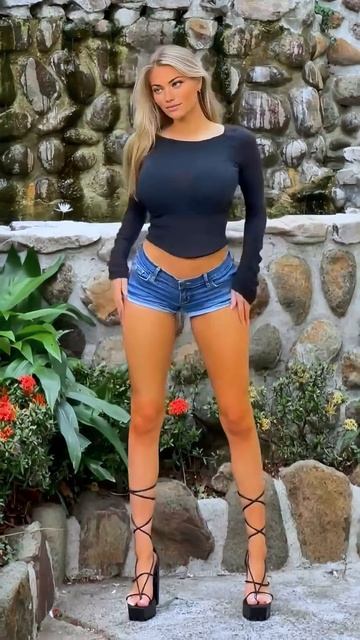8kXSeI1ESic - Beautiful Street Fashion Outfits Style #shorts